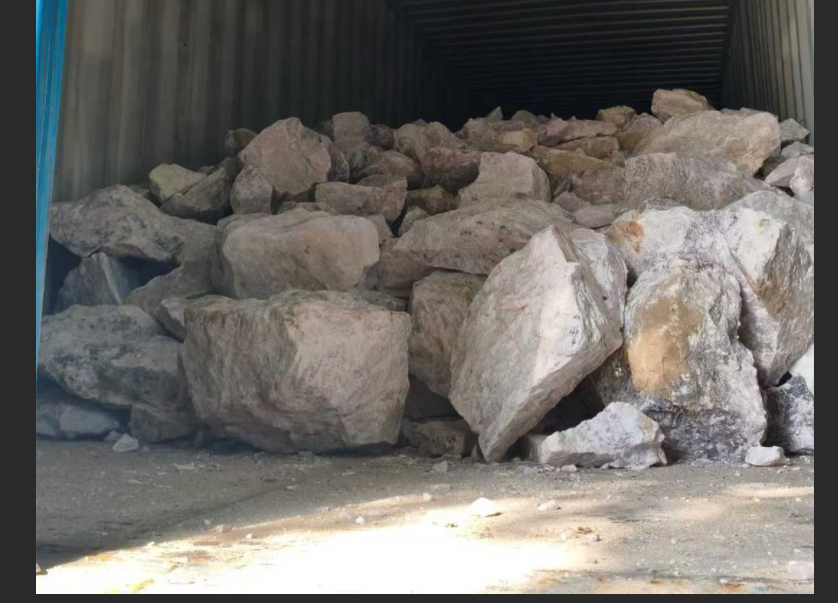 200目锂辉石磨粉机 200目锂辉石磨粉机